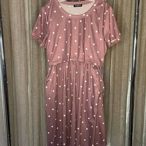 Annery- XX-Large Taupy-Purple Dress w/ White Polk-a-Dots
